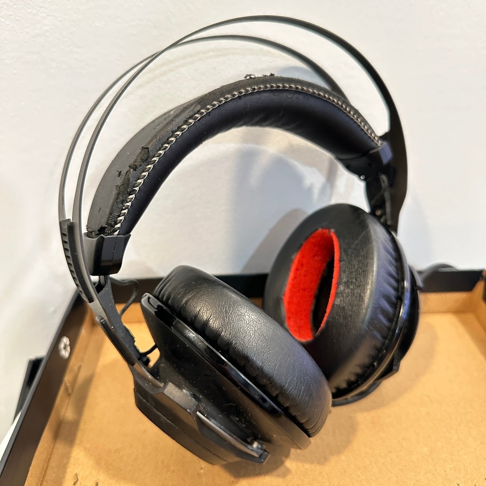 HyperX HX-HSCR-BK/NA Cloud Revolver Wired Gaming‎ Headset for PC & PS4 Headset - Picture 9 of 16